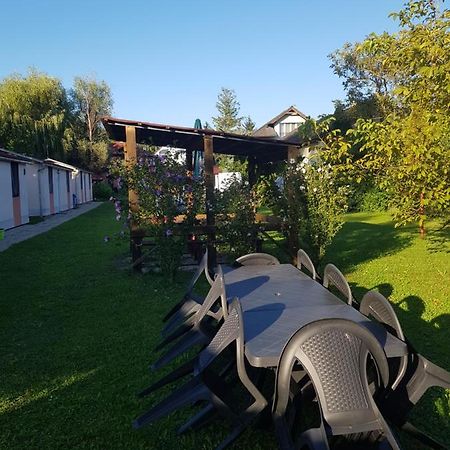 Napraforgo Apartmanok Balatonfůzfő Eksteriør bilde